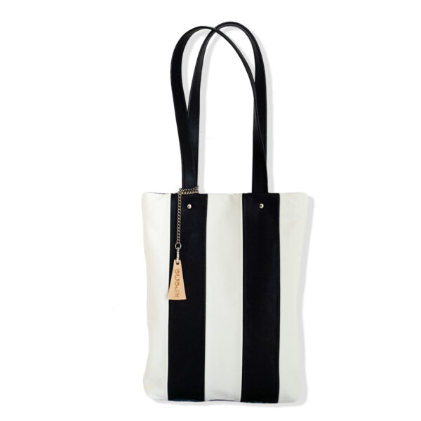 Tote bag en cuir d'agneau rayures réglisse meringue.