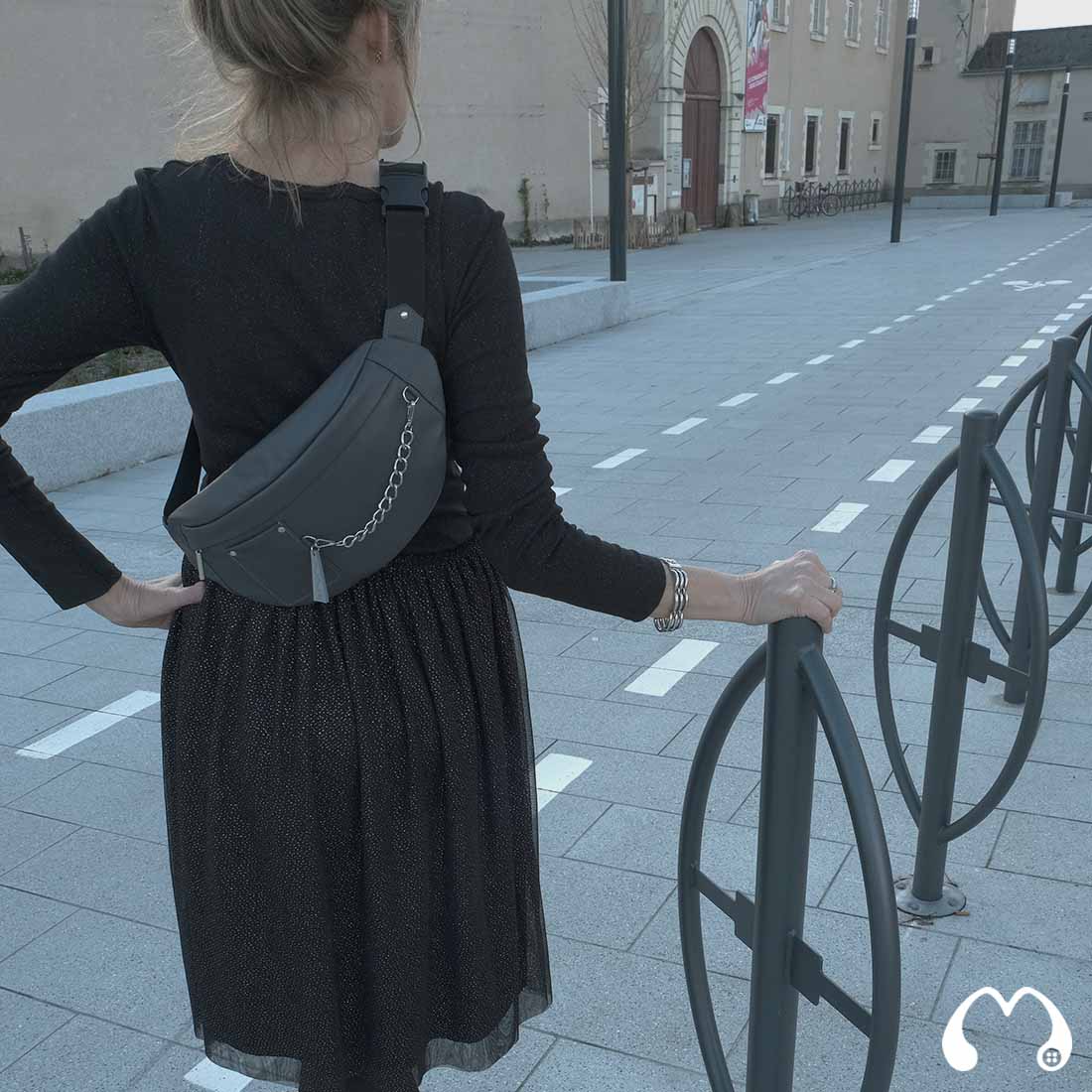 Sac banane en cuir d’agneau coloris lentille