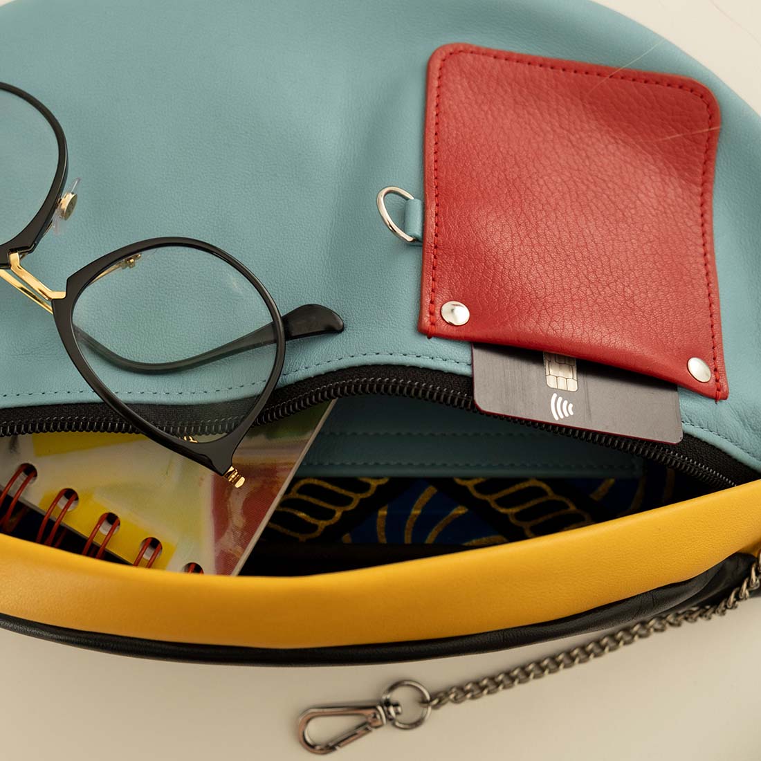 Sac banane en cuir d’agneau coloris JO 2024