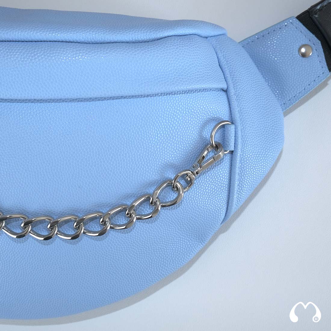 Sac banane en cuir coloris dragée bleue