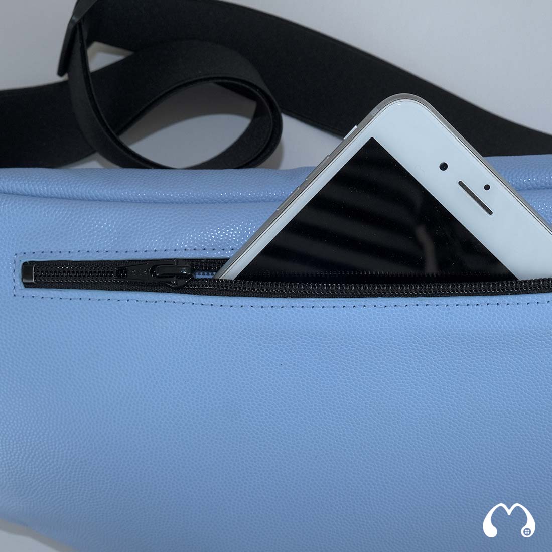 Sac banane en cuir coloris dragée bleue