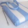 Tote bag en cuir agneau et veau coloris dragée bleue meringue