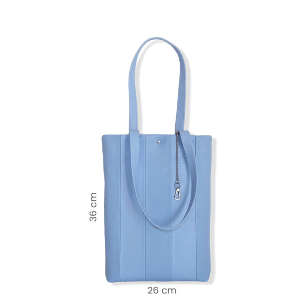 Tote bag en cuir agneau et veau coloris dragée bleue meringue