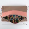 Pochette zippée rectangulaire en cuir d'agneau format midi coloris caramel rose langoustine