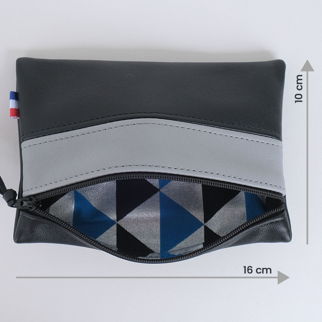 Pochette zippée rectangulaire en cuir d'agneau format midi bicolore noir gris clair