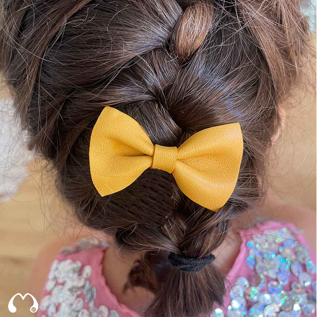 Barrette papillon en cuir d'agneau coloris jaune