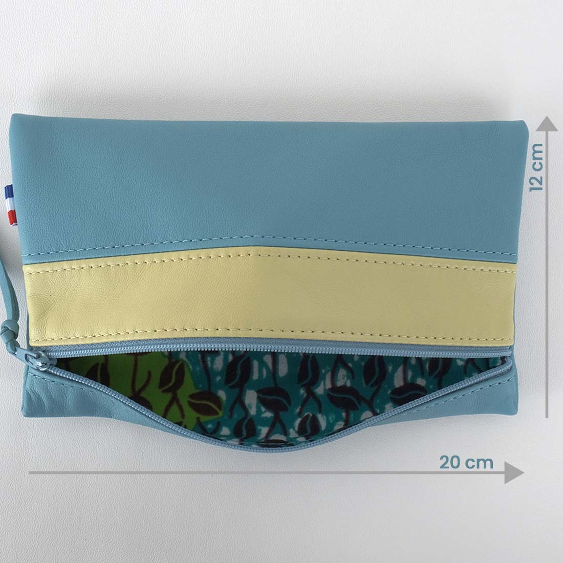 Pochette zippée rectangulaire en cuir d'agneau format maxi coloris bleu canard vert anis