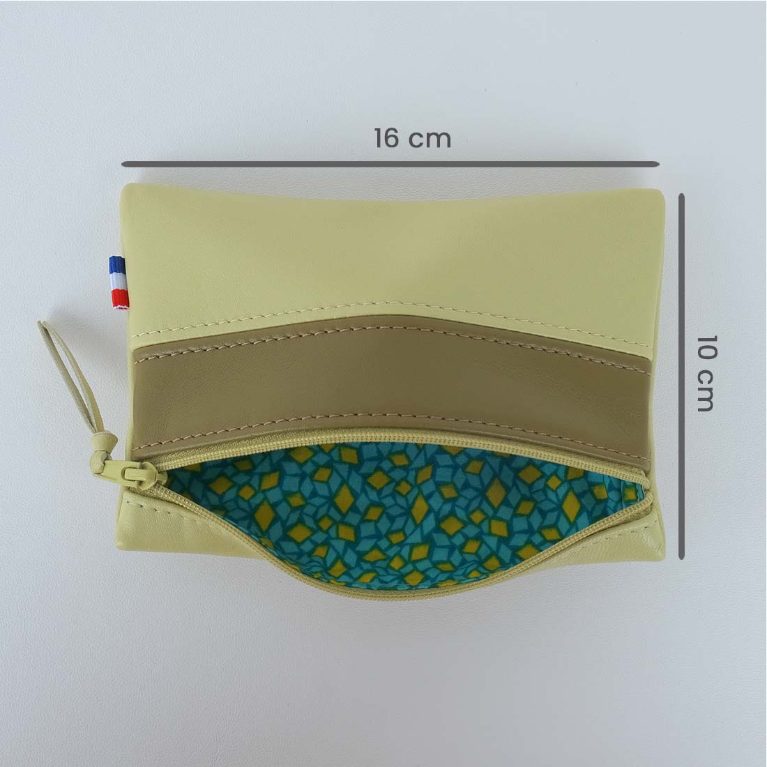 Pochette en cuir d'agneau coloris concombre olive