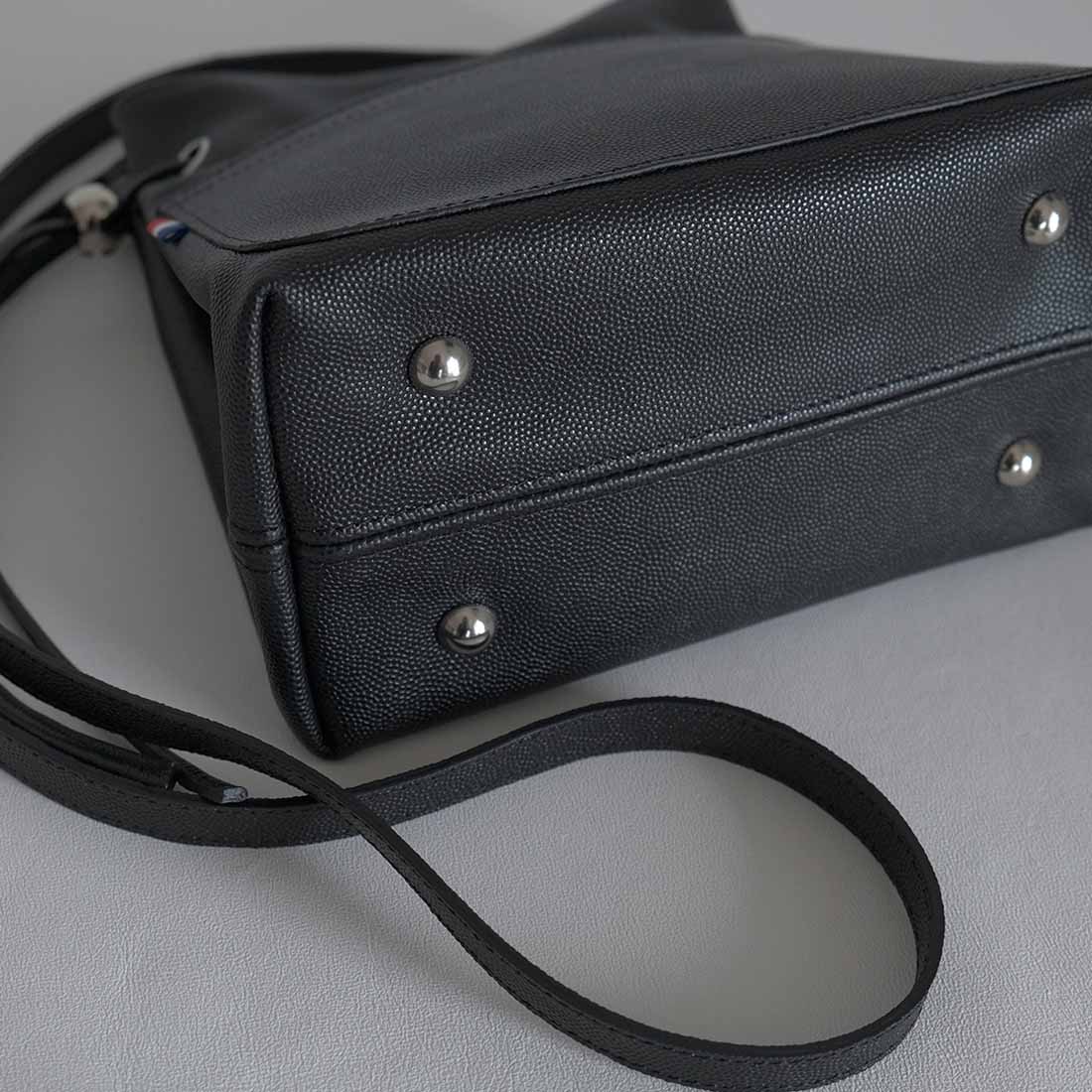 Mini sac cabas en cuir de veau grainé coloris réglisse