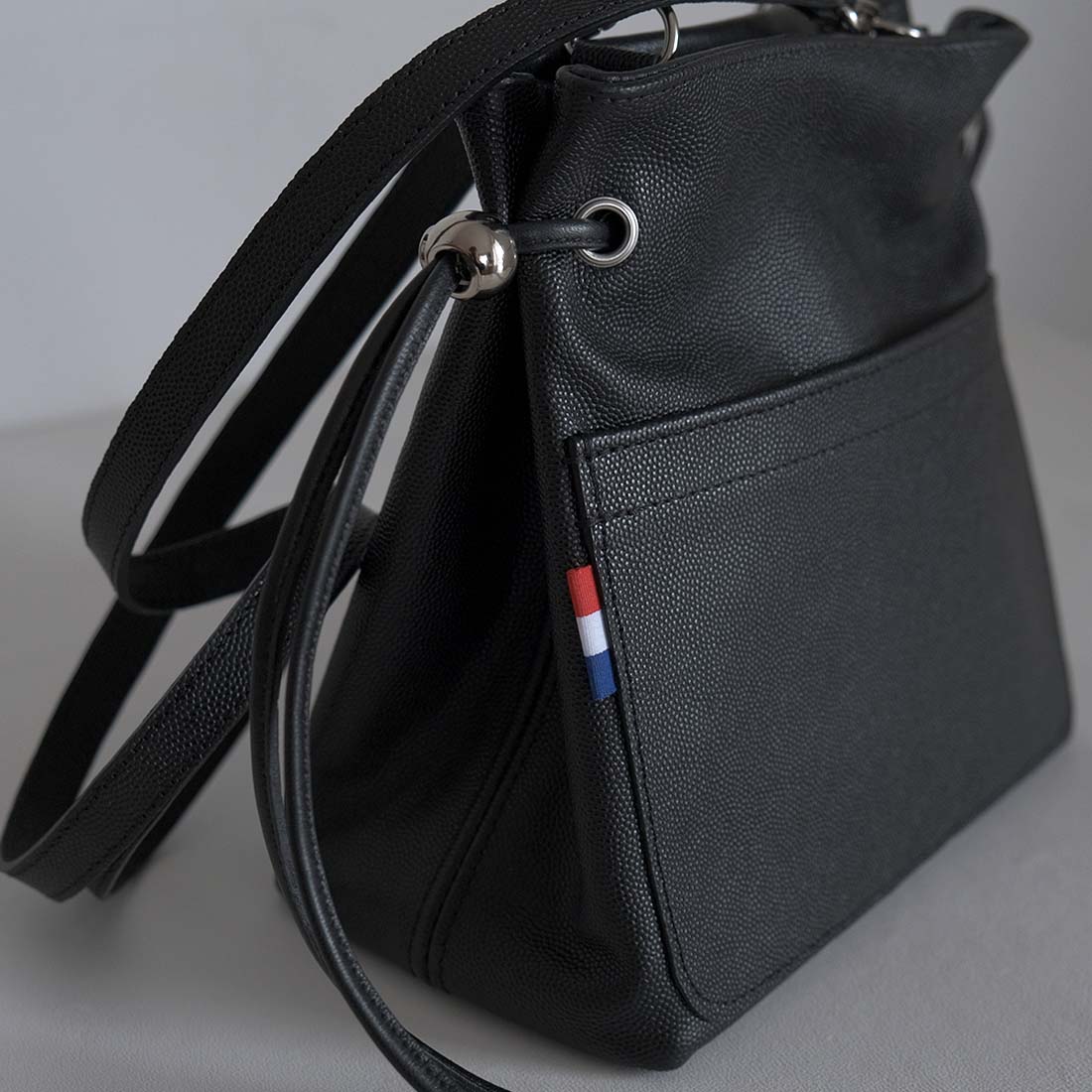 Mini sac cabas en cuir de veau grainé coloris réglisse