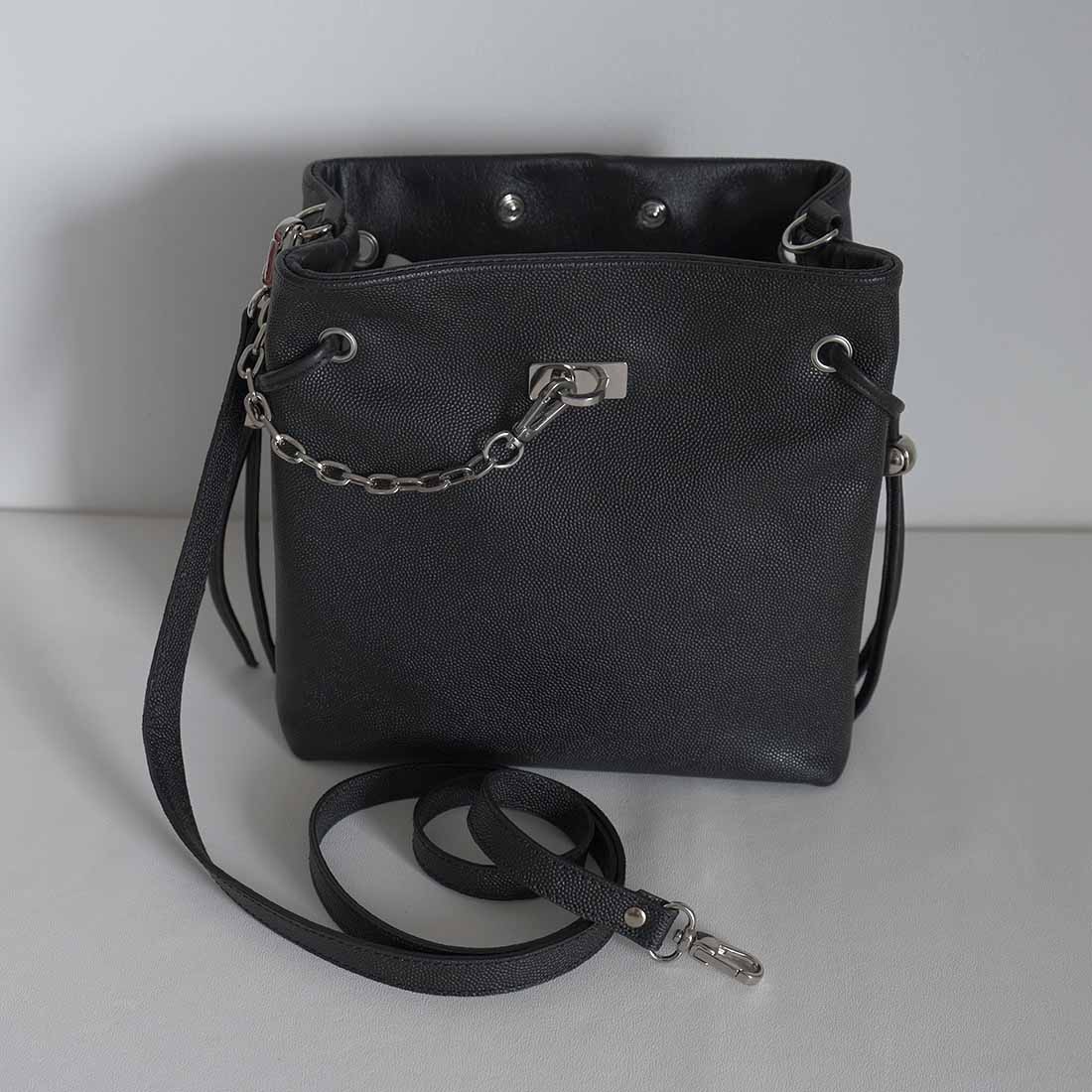 Mini sac cabas en cuir de veau grainé coloris réglisse