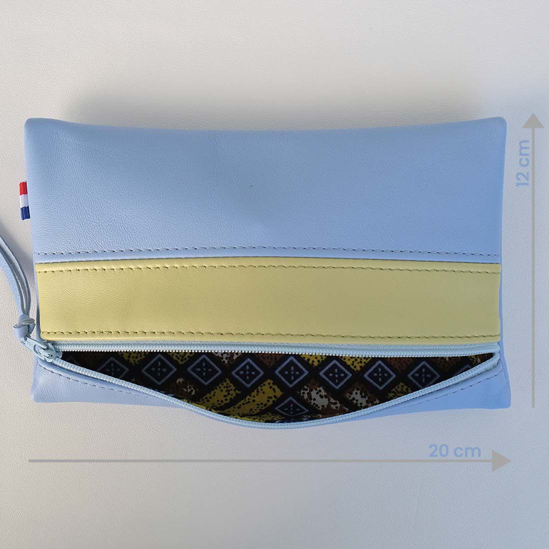 Pochette zippée rectangulaire en cuir d'agneau format maxi coloris bleu ciel vert anis