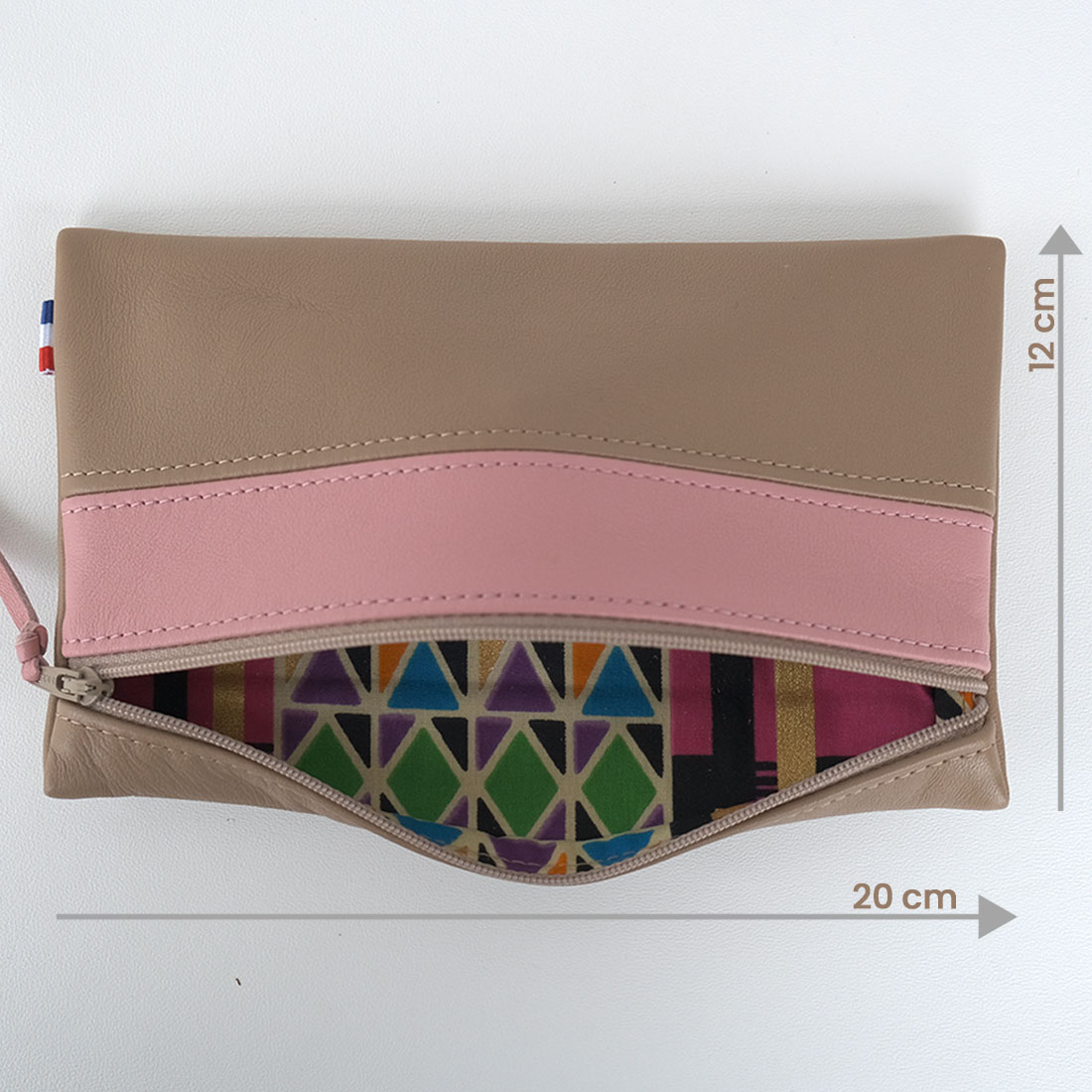 Pochette zippée rectangulaire en cuir d'agneau format midi coloris caramel rose