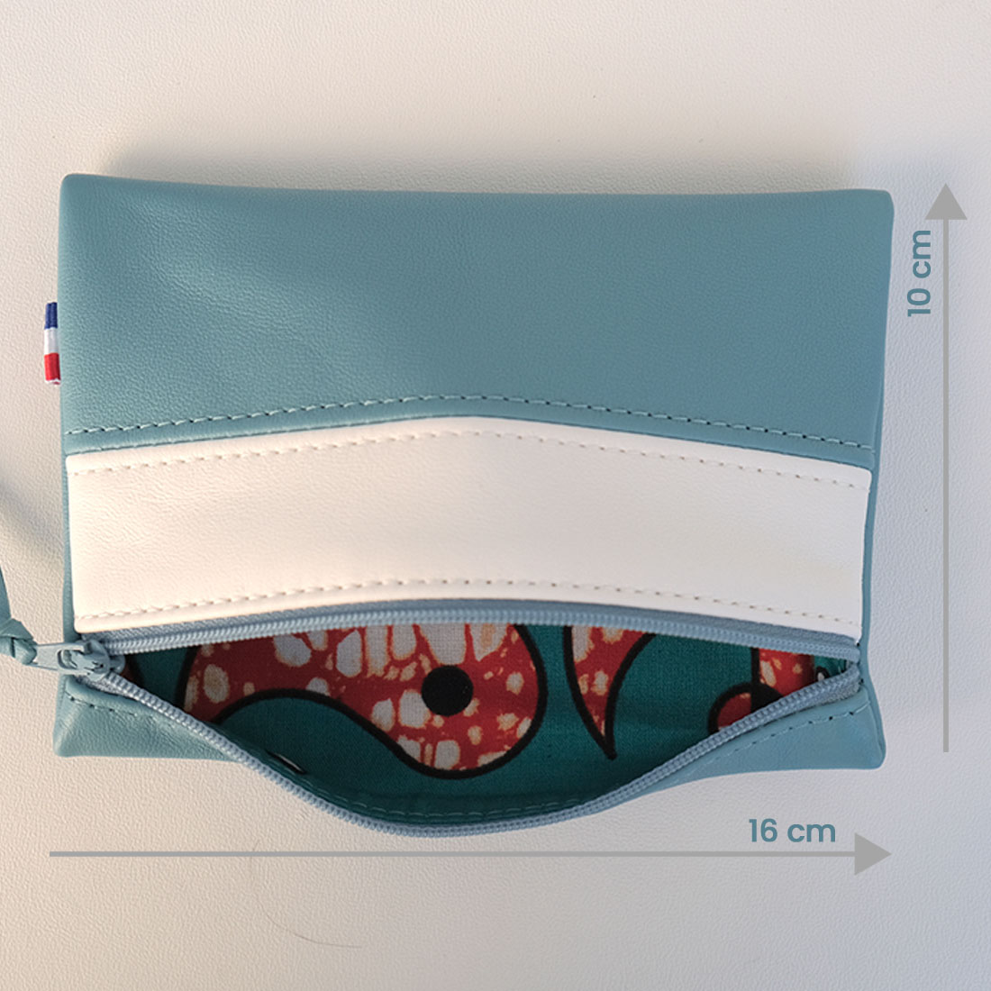 Pochette zippée rectangulaire en cuir d'agneau format midi coloris bleu canard blanc