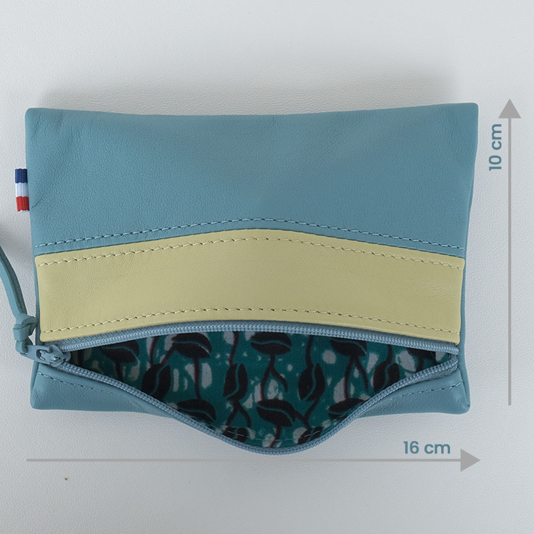 Pochette zippée rectangulaire en cuir d'agneau format midi coloris bleu canard vert anis